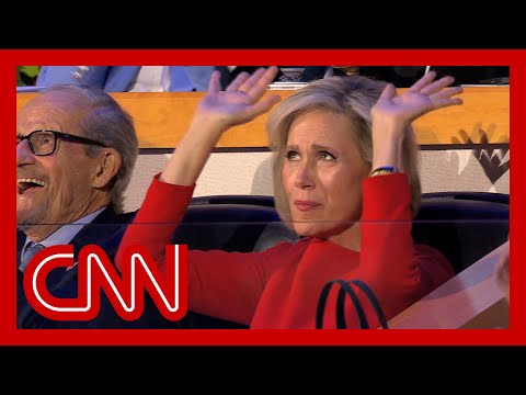 Obama jokes about Tim Walz’s shirts. See his wife’s reaction