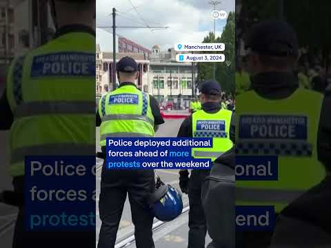 Far-right riots over knife attack spread in the UK | DW News