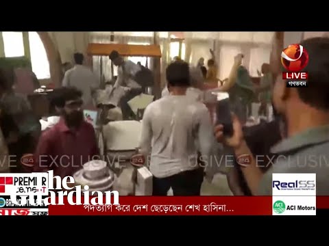 Bangladesh: protesters storm prime minister’s residence in Dhaka