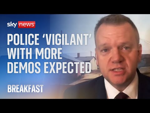 UK riots: Minister warns ‘the police will be coming for you’ with weekend protests expected