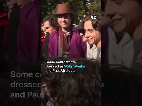 Timothee Chalamet surprised fans by crashing his own look-alike contest in New York | DW News
