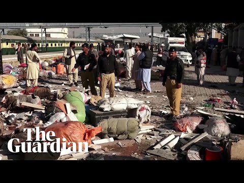 Bomb explodes in deadly attack on Pakistan train station