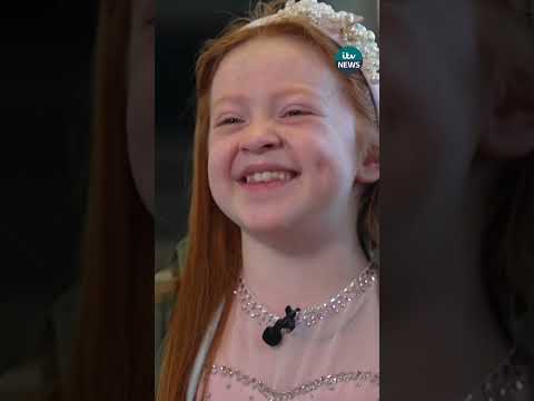 Karis and Hattie from Manchester tell us how exciting it was to be a part the film, Wicked #wicked