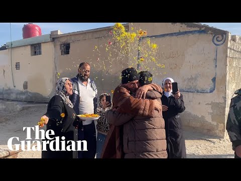 Reunited families celebrate as Syrian rebels return home to Damascus