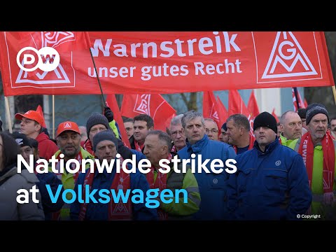 What would Volkswagen factory closures mean for the German car industry? | DW News