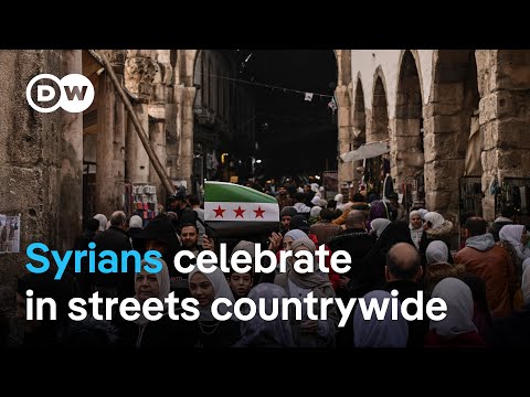 Tens of thousands of Syrians celebrate ‘Friday of Victory’ | DW News