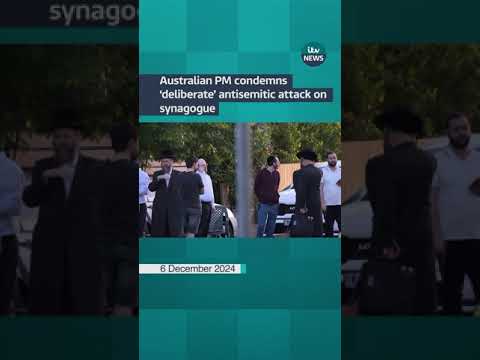 Australian police are looking for two people suspected of starting a fire at a Melbourne synagogue.
