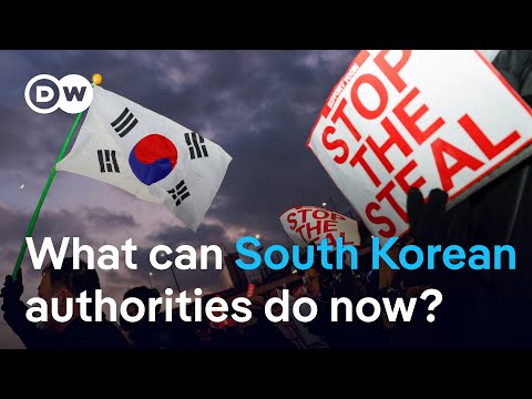 Impeached president Yoon’s security and supporters block his arrest I DW News
