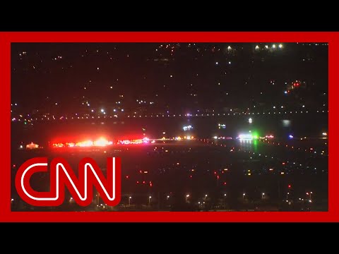 Passenger aircraft crashes in Potomac River near Reagan National Airport