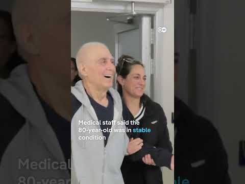 Oldest Israeli hostage reunites with family | DW News
