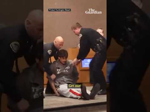 Chris Kluwe arrested after protesting ‘corrupt’ Maga movement