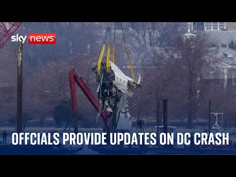 U.S officials hold live news conference on Washington DC plane crash