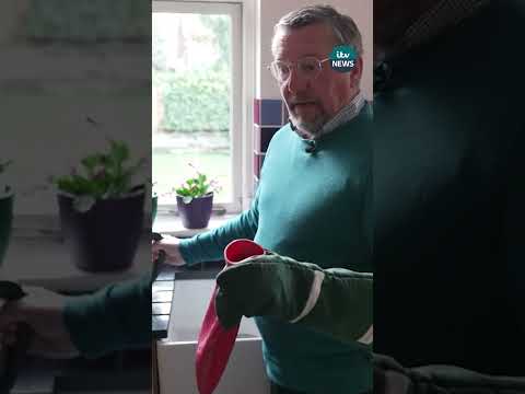 Burns expert Ken Dunn gives his tips on how to safely use a hot water bottle #itvnews