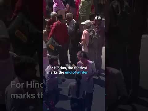 Millions in South Asia celebrate the colorful Hindu festival ‘Holi’ | DW News