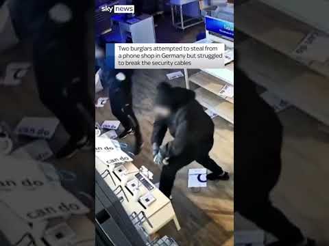 Thieves fail phone shop heist
