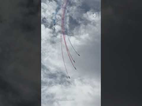 French jets crash in mid-air
