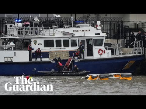 Helicopter crashes in Hudson River in New York