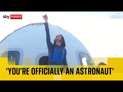 ‘The moon was so beautiful’: All-female crew exit capsule after Blue Origin space trip