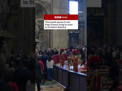 Thousands queue to see Pope Francis lying in state. #PopeFrancis #BBCNews