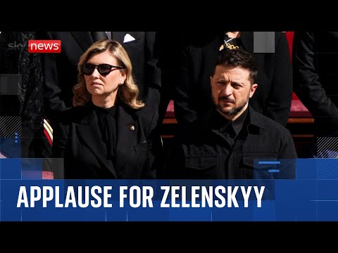 Pope Francis’s funeral: Mourners applaud Ukrainian leader