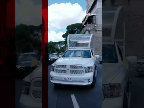 Pope Francis’ coffin travelled through Rome to Santa Maria Maggiore on the popemobile. #BBCNews