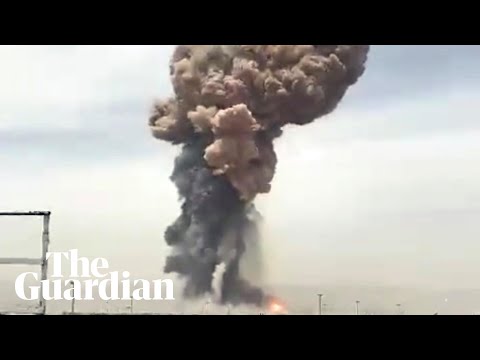 Footage shows moment of massive explosion at Iranian port