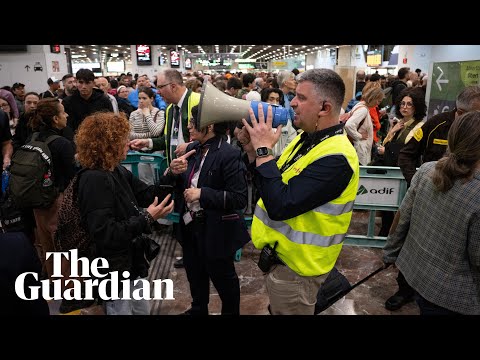 Thousand of travellers crowd Spanish stations after major power cut