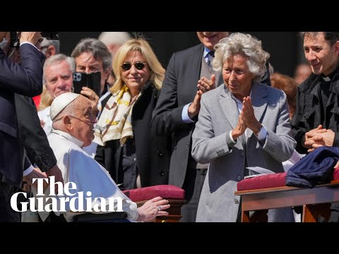 Pope Francis makes first full public appearance since leaving hospital