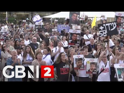 WATCH: Hundreds rally for release of remaining Gaza hostages, following Edan Alexander release