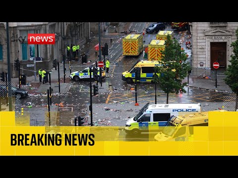Police responding to incident at Liverpool FC parade after car collision with pedestrians
