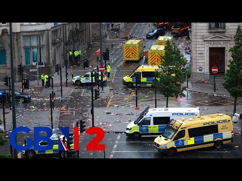 Car rams into crowds at Liverpool FC’s trophy parade – emergency services on scene