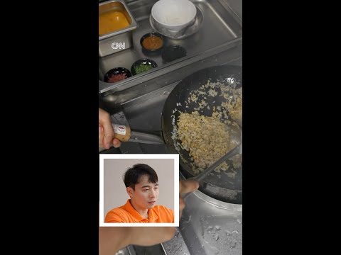 Uncle Roger roasts CNN anchor in his new restaurant