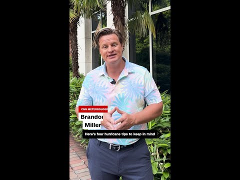 4 tips to avoid hurricanes on your summer vacation