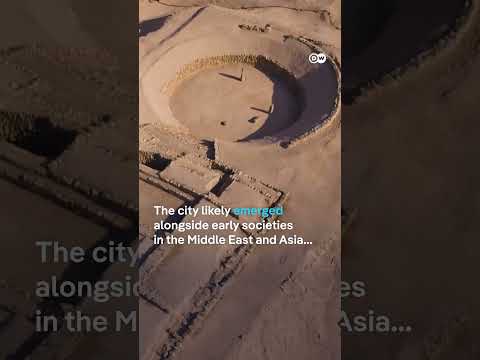 Archaeologists discover 3,500-year-old city in Peru | DW News
