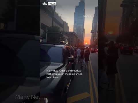 New Yorkers gather for ‘Manhattanhenge’