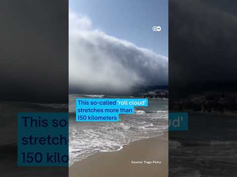 Rare ‘tsunami’ cloud formation rolls towards Portugal’s Atlantic coast | DW News