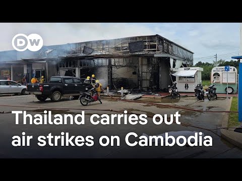 10 people die in military clashes along Thailand-Cambodia border | DW News