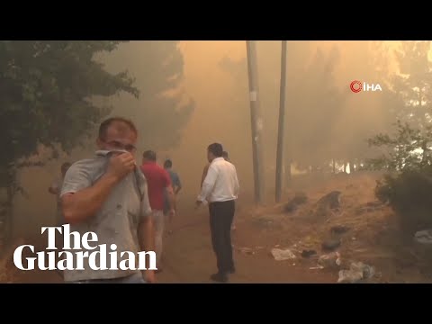 Firefighters battle deadly wildfires in Turkey