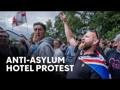 Epping: Police attempt to prevent unrest near a hotel housing asylum seekers