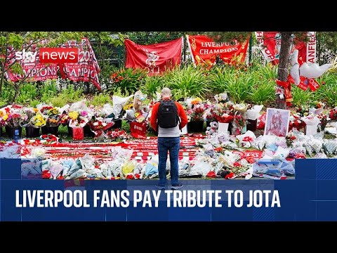 Liverpool fans continue to pay tribute to Diogo Jota at Anfield