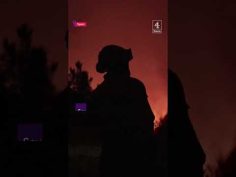 People flee from Greece wildfires