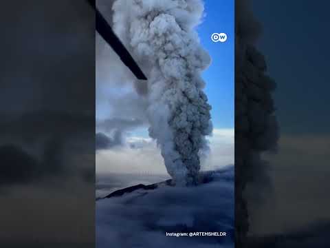 Volcano in Russia’s Kamchatka region erupts for first time in 600 years | DW News