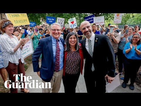 CDC staff clap out senior officials who resigned after Monarez firing