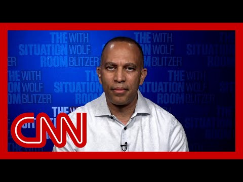 ‘Out of his mind’: Jeffries responds to Gov. Abbott’s threats