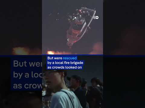 Two barges loaded with fireworks caught fire at a summer festival south of Japan’s Tokyo | DW News