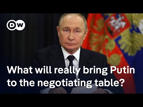 What message is Putin trying to send with Russia’s escalating strikes on Ukraine? | DW News