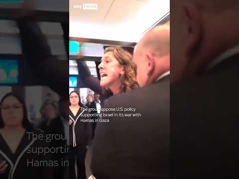 Protesters interrupt Trump dinner at seafood restaurant
