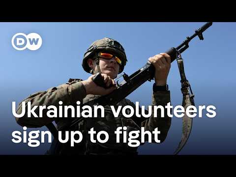 Ukraine’s military is now trying to attract 18-to-24-year-olds | DW News