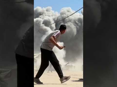 Israeli forces bomb multi-story Muhanna building in Gaza City | DW News