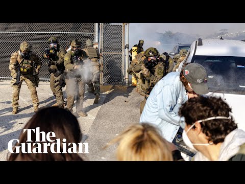 Ice agents use tear gas on protesters outside Chicago Ice facility